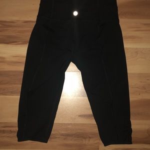Black lululemon crops